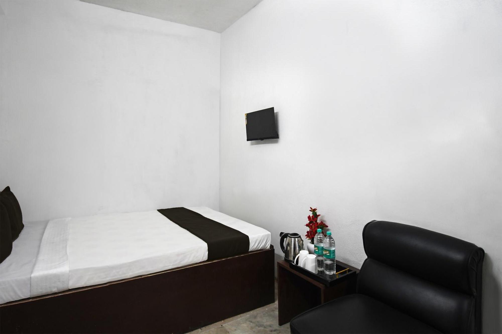 Oyo Hotel Chinar Park コルカタ エクステリア 写真