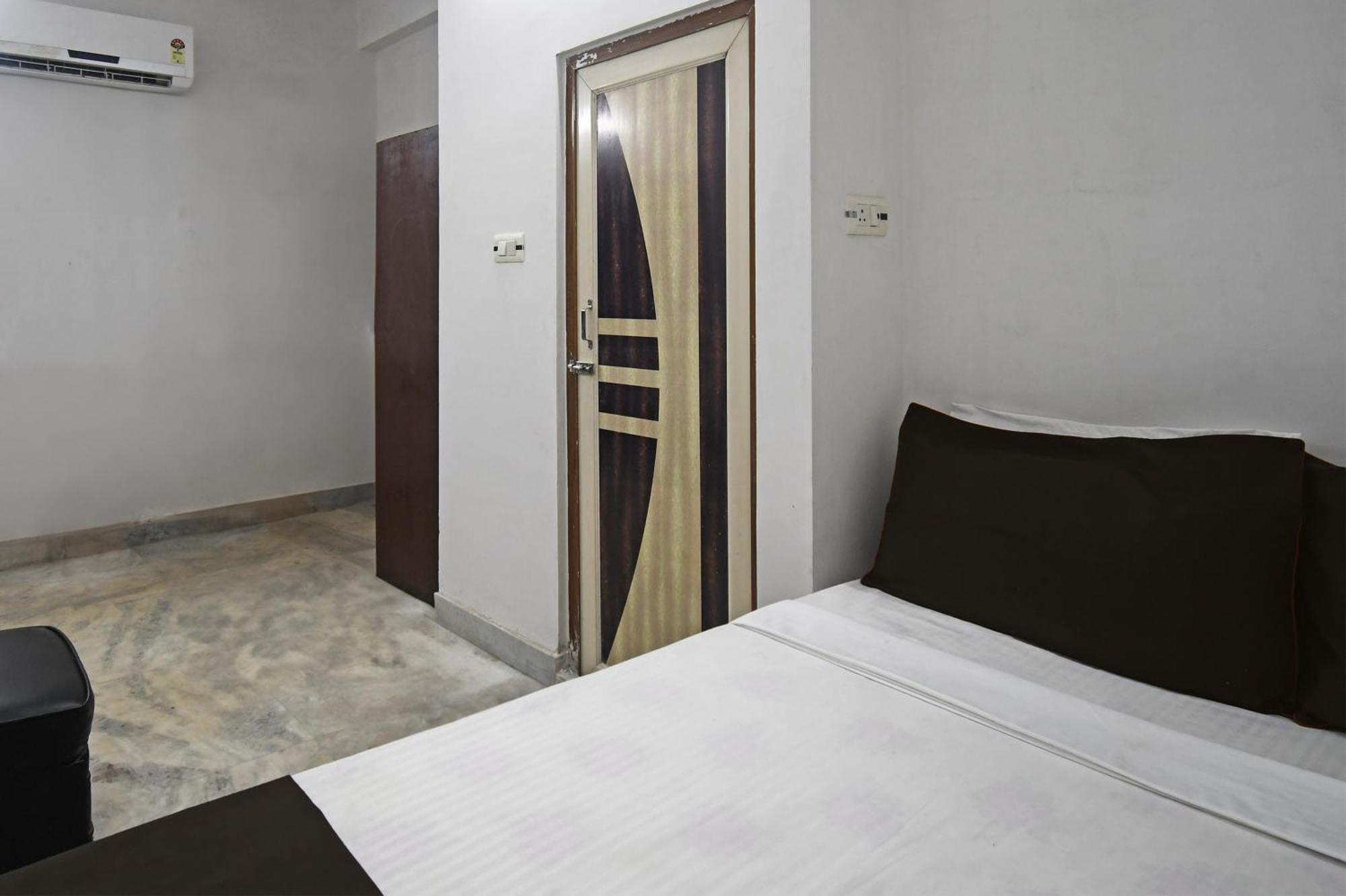 Oyo Hotel Chinar Park コルカタ エクステリア 写真